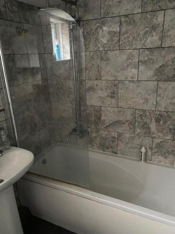 Luton Home Near Airport Private & Shared Bathroom Option Eksteriør bilde