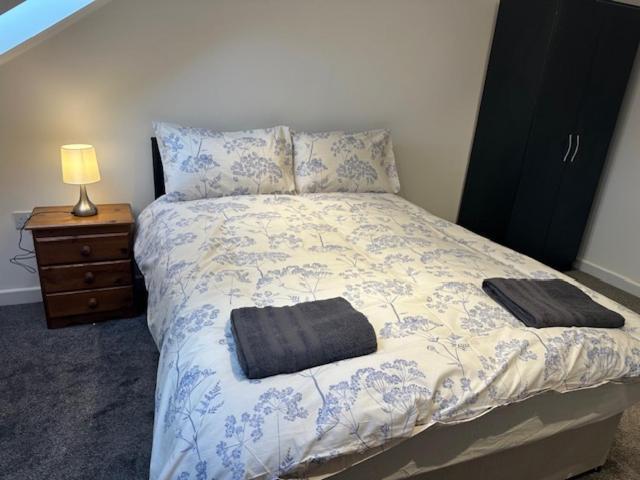 Luton Home Near Airport Private & Shared Bathroom Option Eksteriør bilde