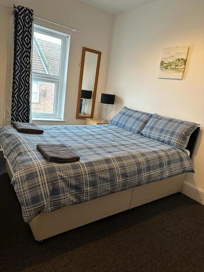 Luton Home Near Airport Private & Shared Bathroom Option Eksteriør bilde