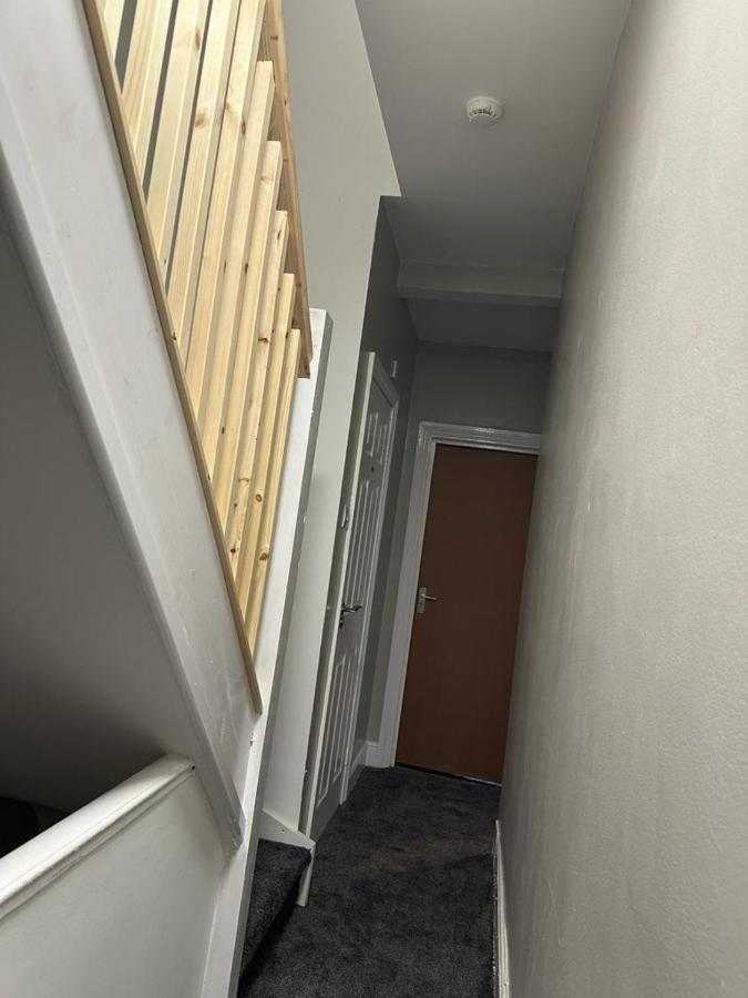 Luton Home Near Airport Private & Shared Bathroom Option Eksteriør bilde