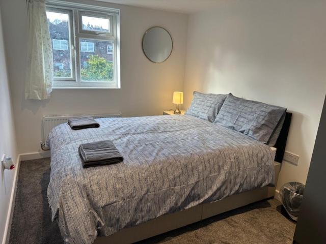 Luton Home Near Airport Private & Shared Bathroom Option Eksteriør bilde