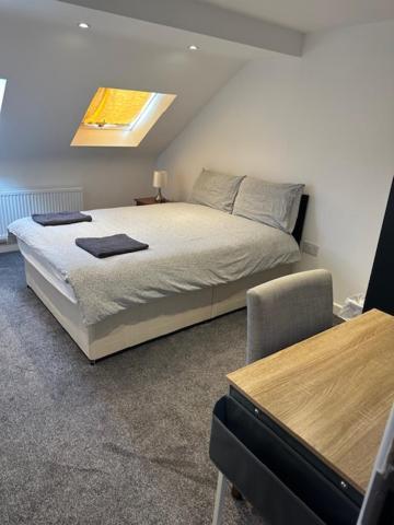 Luton Home Near Airport Private & Shared Bathroom Option Eksteriør bilde