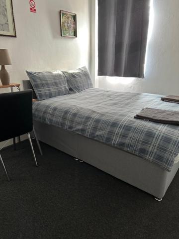 Luton Home Near Airport Private & Shared Bathroom Option Eksteriør bilde